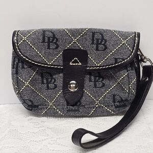 Dooney & Bourke Gray Jacquard Signature Canvas Black Leather Wristlet USA VTG